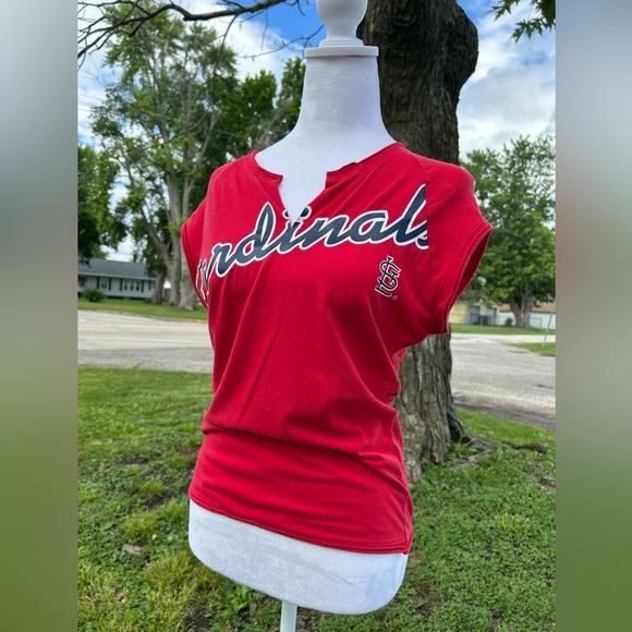 Red Cardinals Sleeveless Top - Picture 1 of 2